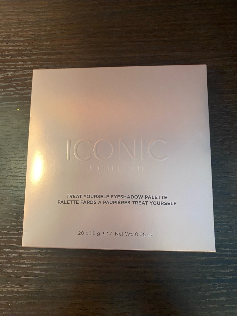 ICONIC London Treat Yourself Eyeshadow Palette - Pale Pink Iridescent